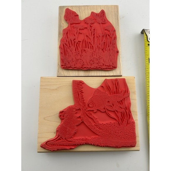 Rubber Stamps Set of 2 Wood‎ Mounted Mouse Goldfish Butterfly Floral - Picture 3 of 3